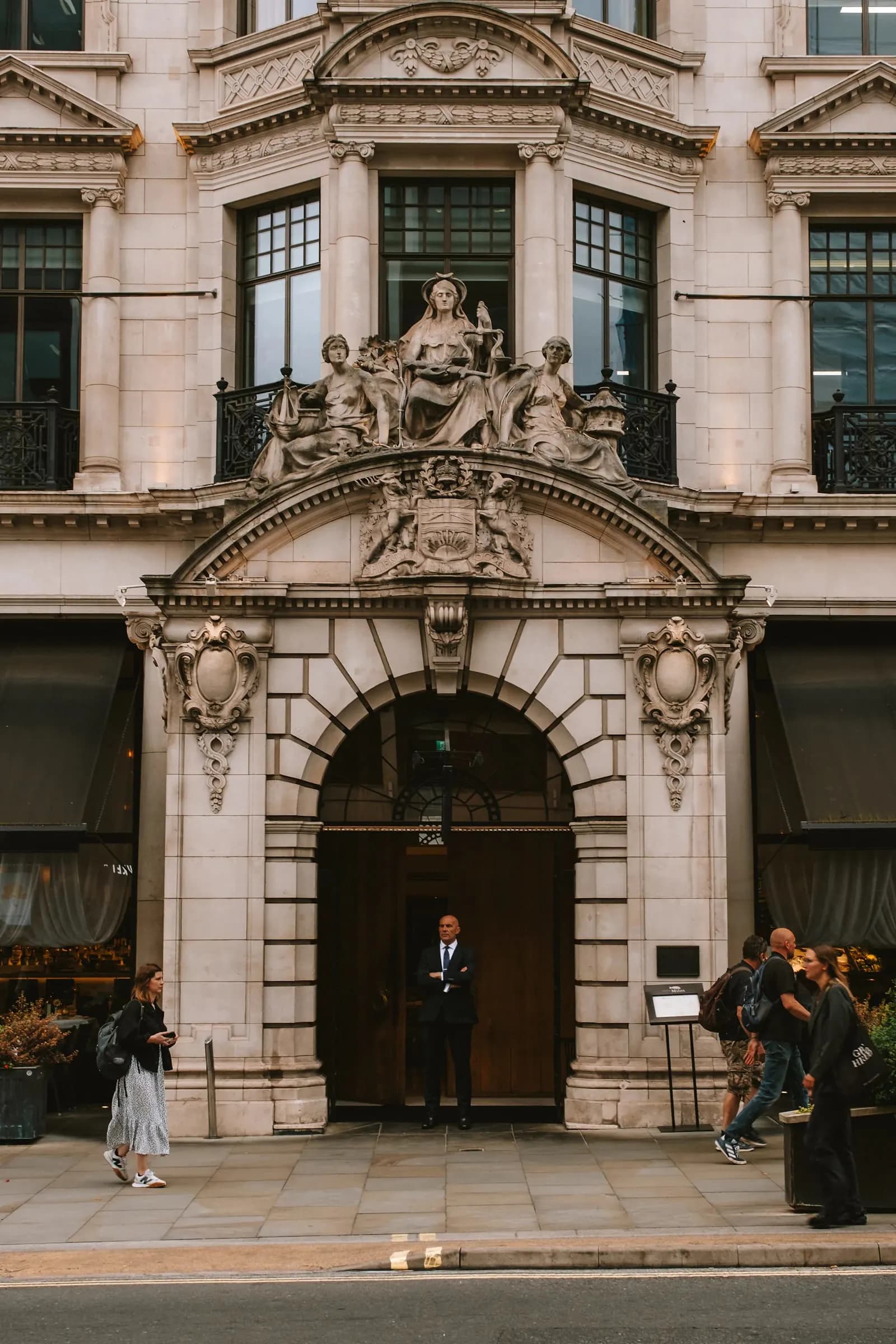 BA in Guest Experience Management — Bachelor at London School of Hotel and Resort Management