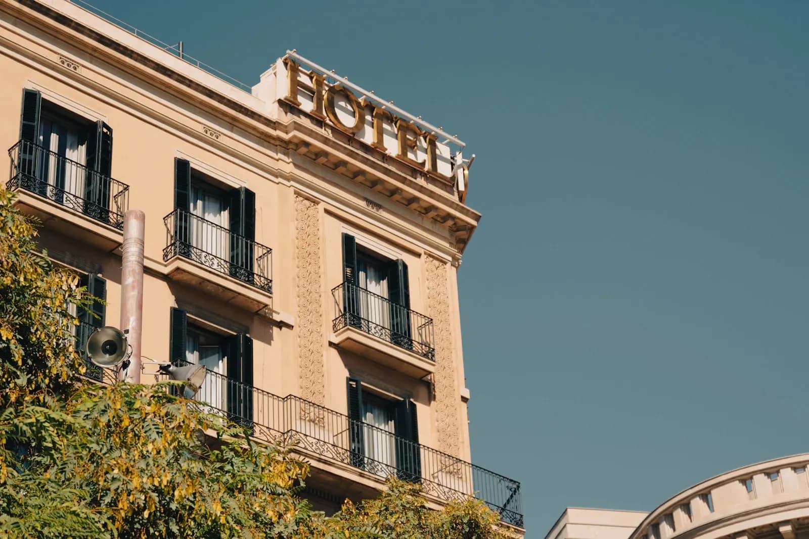 Higher Diploma in Hospitality Innovation & Technology — Higher Diploma at London School of International Luxury Hospitality & Hotel Management