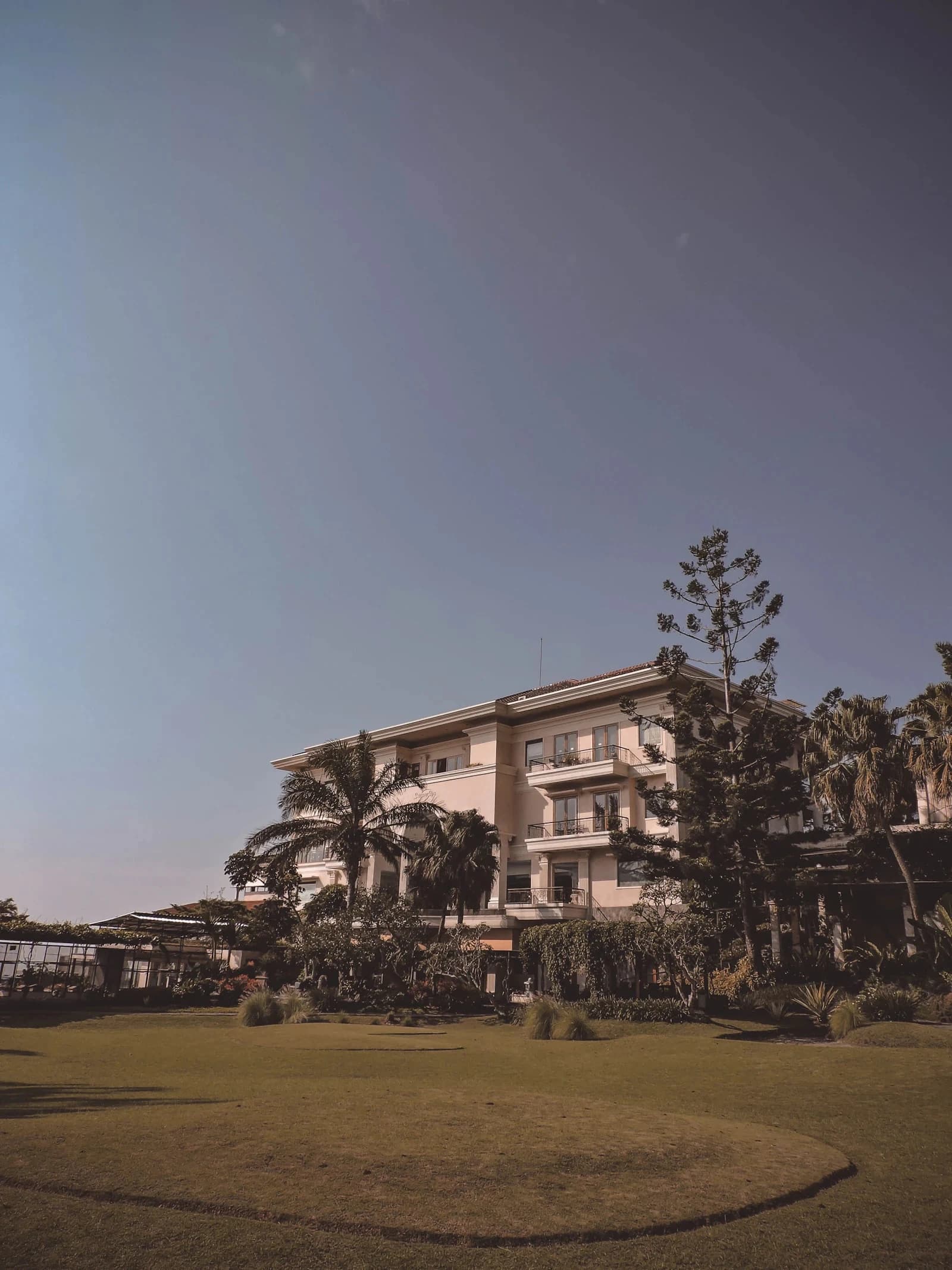 Higher Diploma in Luxury Experience Design — Higher Diploma at London School of International Luxury Hospitality & Hotel Management