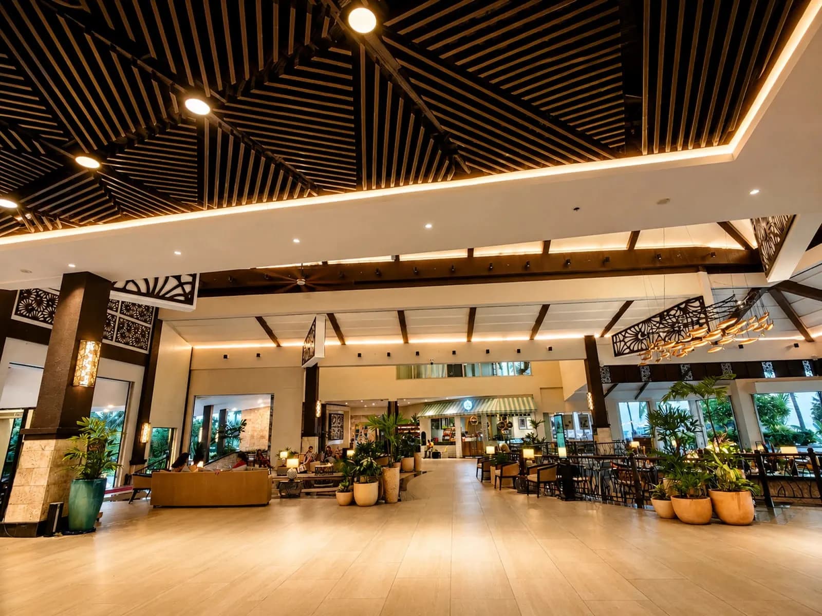 MSc in Luxury Hotel Operations Management — Master at London School of International Luxury Hospitality & Hotel Management