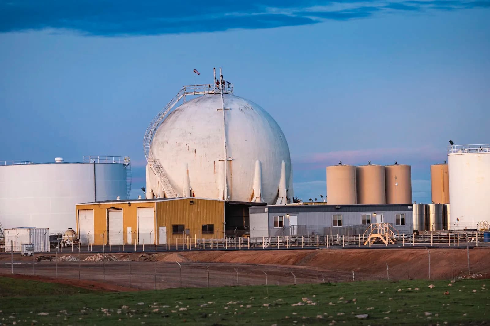 Higher Diploma in Energy Infrastructure Design — Higher Diploma at London School of Oil and Gas Management