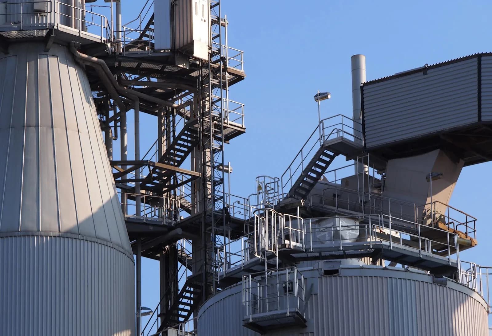 Higher Diploma in Offshore Petroleum Engineering — Higher Diploma at London School of Oil and Gas Management