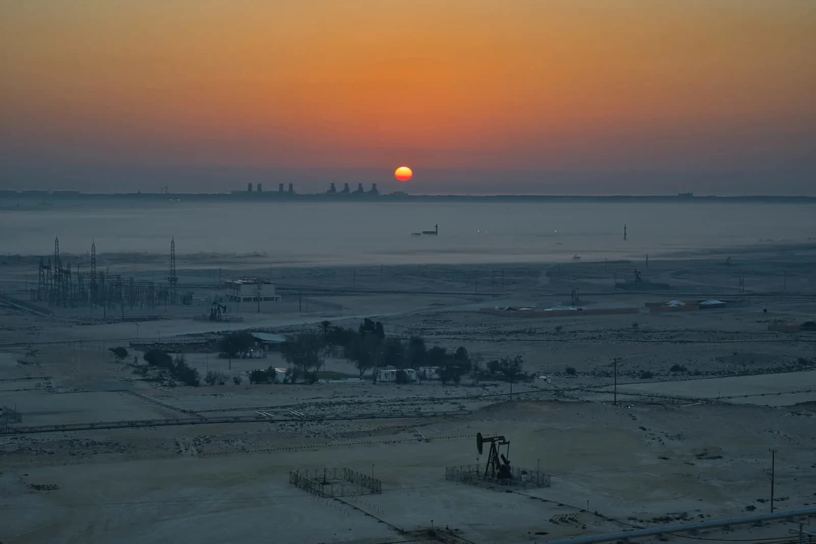 Higher Diploma in Oil and Gas Systems Leadership — Higher Diploma at London School of Oil and Gas Management