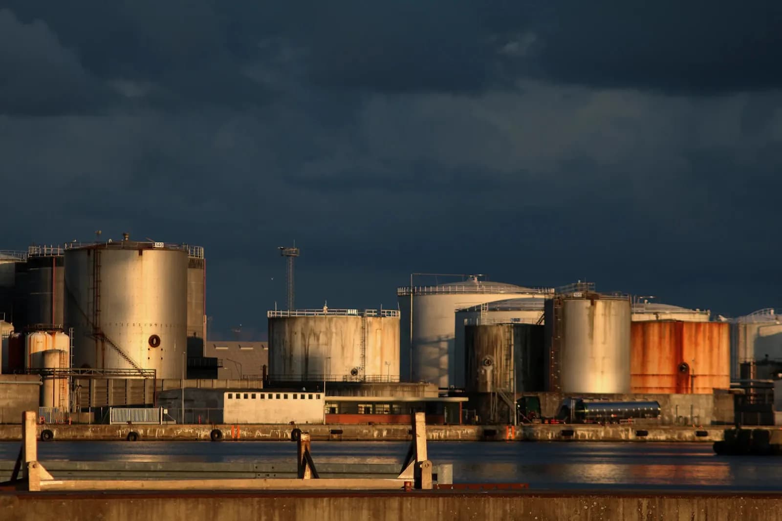 Advanced Diploma in International Energy Finance — Advanced Diploma at London School of Petroleum and Energy