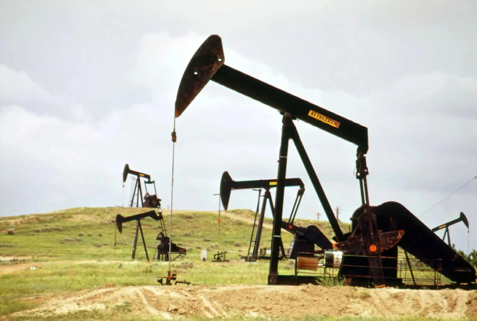 BSc (Hons) Energy Policy and Governance — Bachelor at London School of Petroleum and Energy