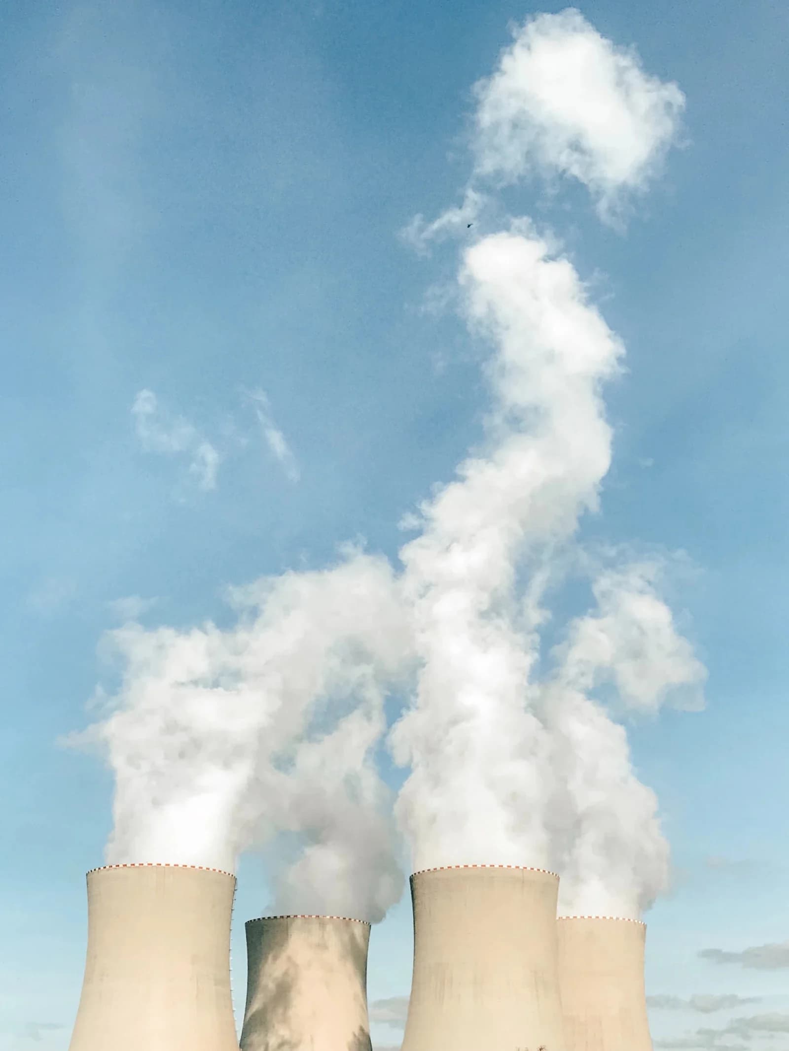 UK Higher Diploma in Renewable Energy Management — Higher Diploma at London School of Petroleum and Energy